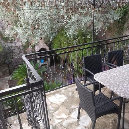 Holiday Home Stone House 帕里斯特 外观 照片