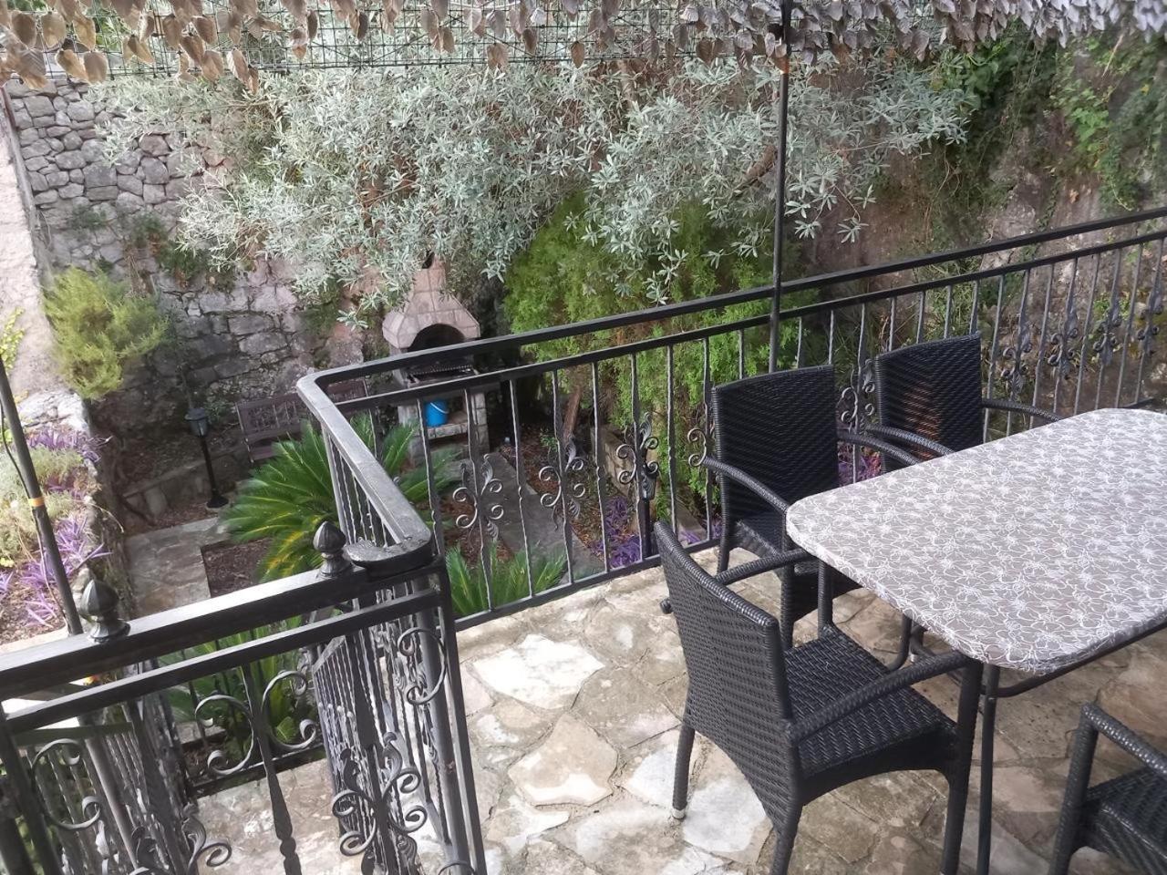 Holiday Home Stone House 帕里斯特 外观 照片
