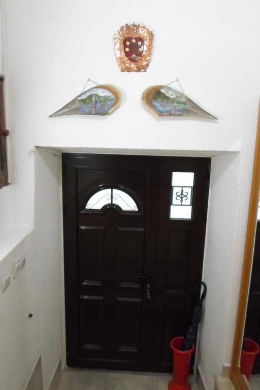 Holiday Home Stone House 帕里斯特 外观 照片