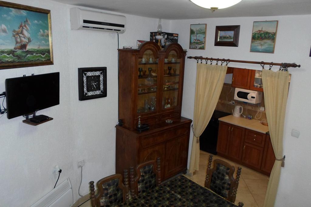 Holiday Home Stone House 帕里斯特 外观 照片